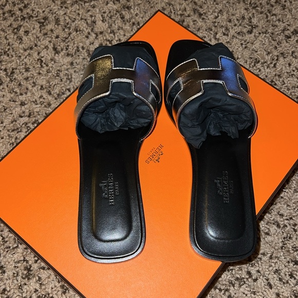 Hermes Oran Sandals - Picture 8 of 15